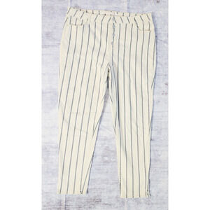 TinselTown Womens Jeans White with Pin Stripe size 16 B0048